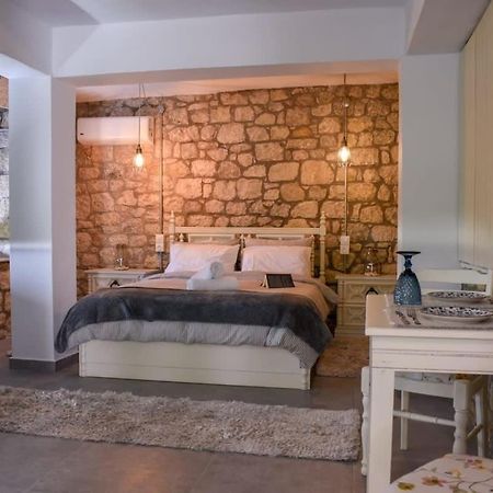 Vila Coastal Stone Hideaway With Stunning Scenery Kitriaí Exteriér fotografie