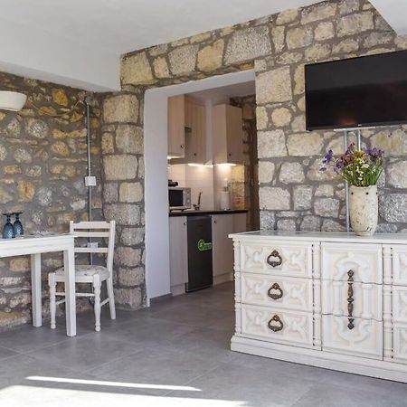 Vila Coastal Stone Hideaway With Stunning Scenery Kitriaí Exteriér fotografie