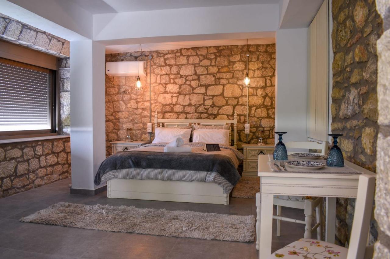 Vila Coastal Stone Hideaway With Stunning Scenery Kitriaí Exteriér fotografie