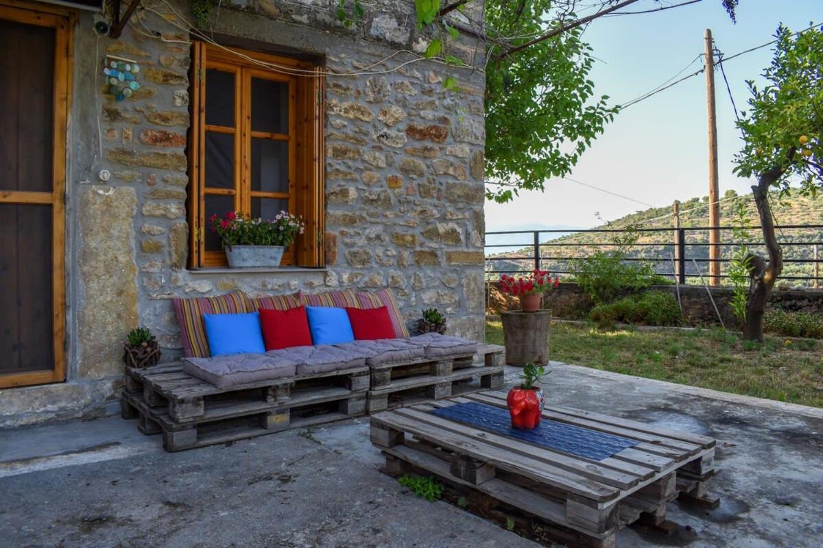 Vila Coastal Stone Hideaway With Stunning Scenery Kitriaí Exteriér fotografie
