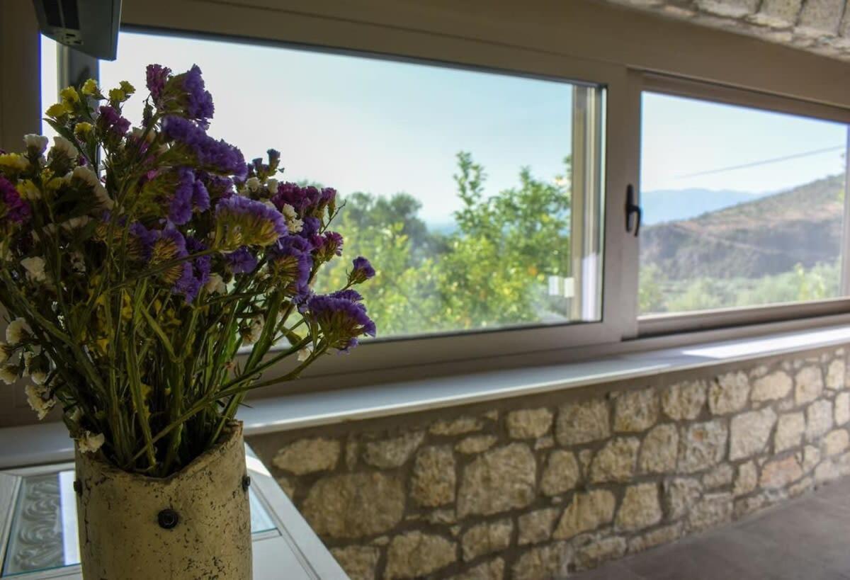 Vila Coastal Stone Hideaway With Stunning Scenery Kitriaí Exteriér fotografie